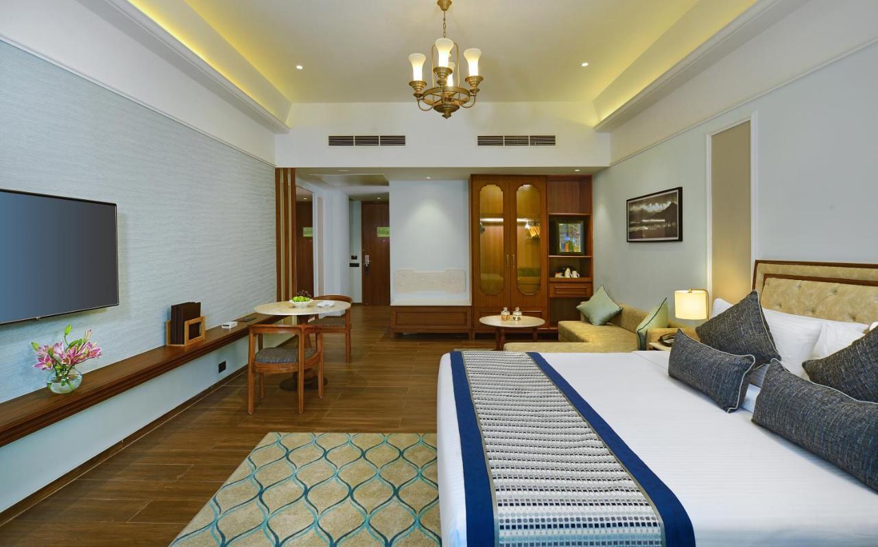 Gift City Club, A Member Of Radisson Individuals Gandhinagar Exterior photo