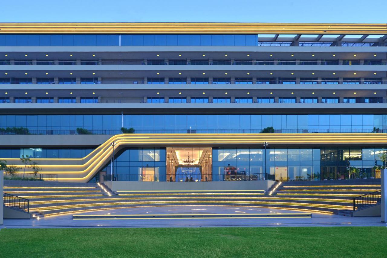 Gift City Club, A Member Of Radisson Individuals Gandhinagar Exterior photo